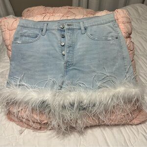 Jean shorts with feather trim